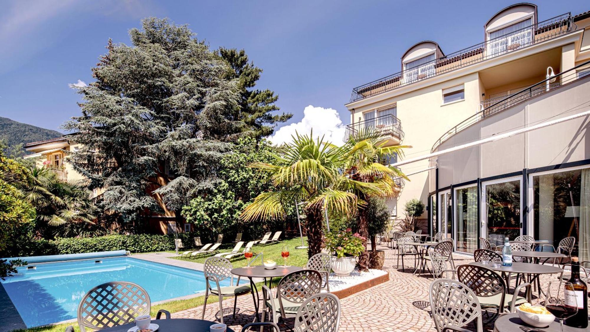 Hotel Villa Laurus Merano Exteriör bild