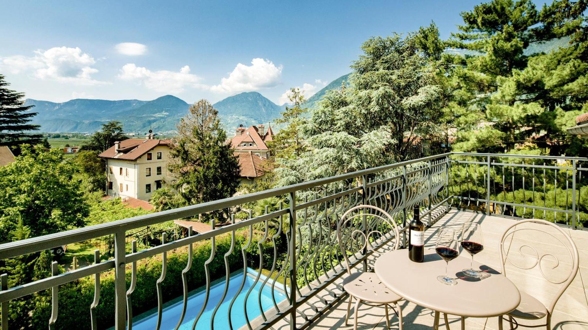 Hotel Villa Laurus Merano Exteriör bild