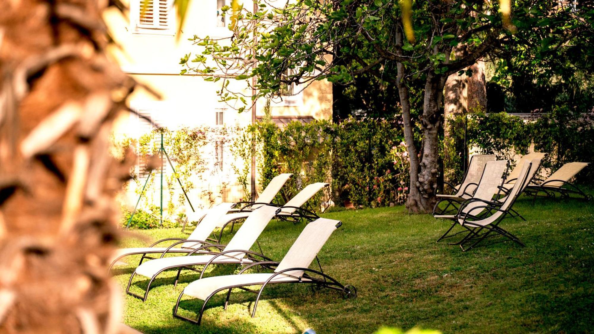 Hotel Villa Laurus Merano Exteriör bild
