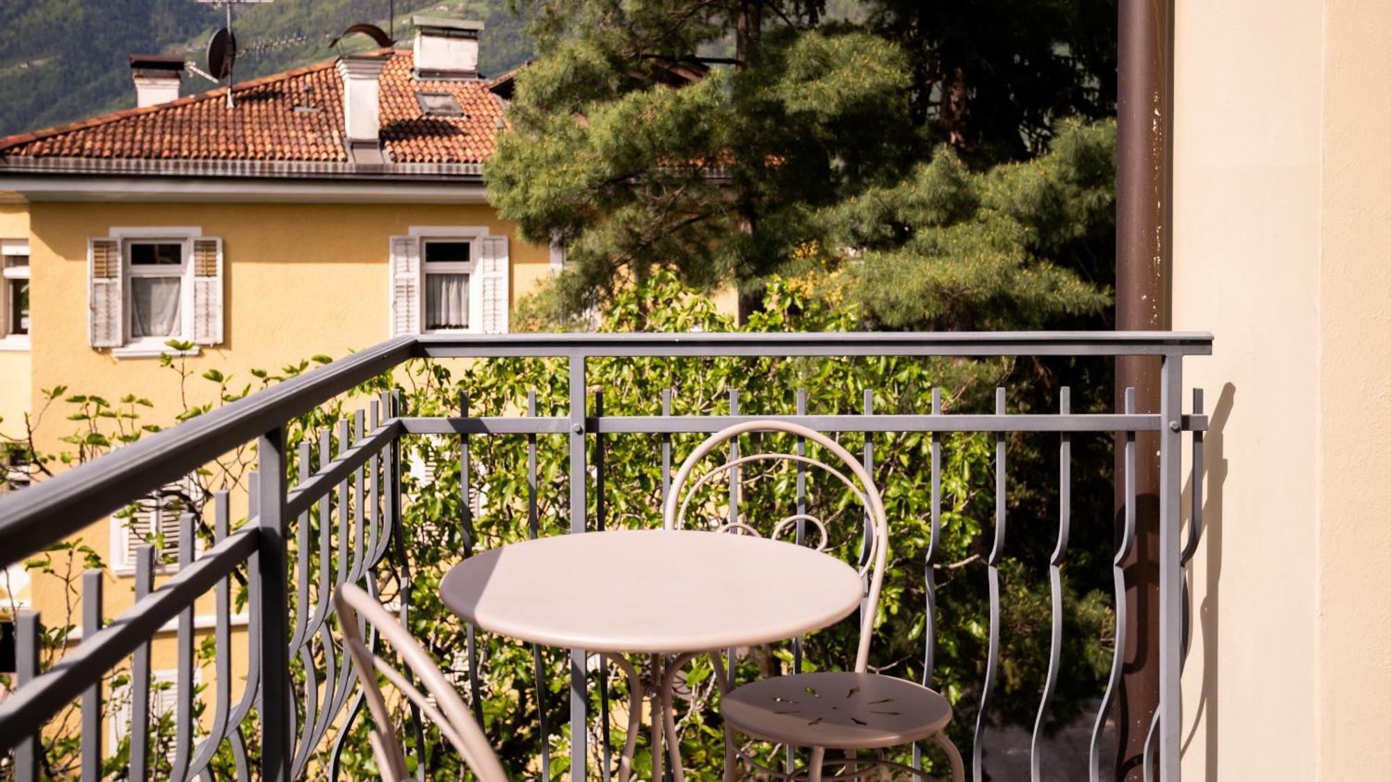 Hotel Villa Laurus Merano Exteriör bild