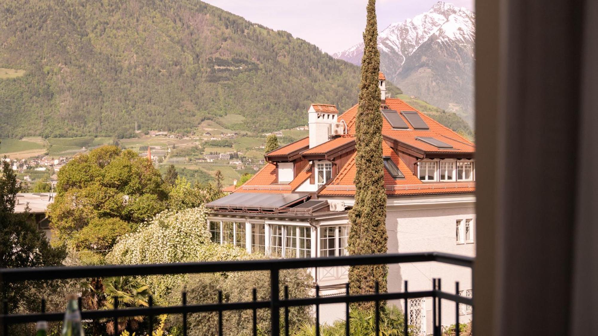 Hotel Villa Laurus Merano Exteriör bild