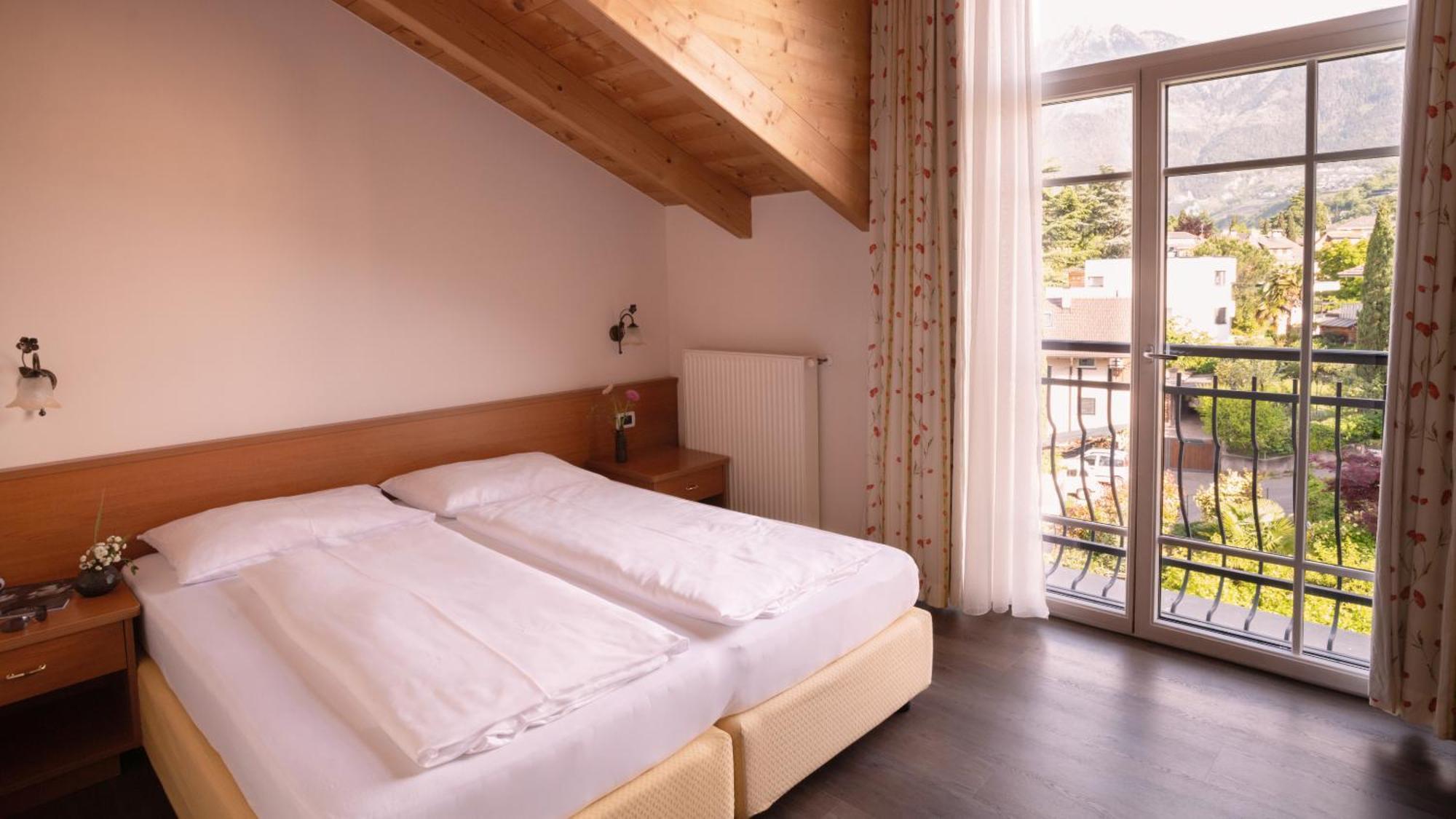 Hotel Villa Laurus Merano Exteriör bild