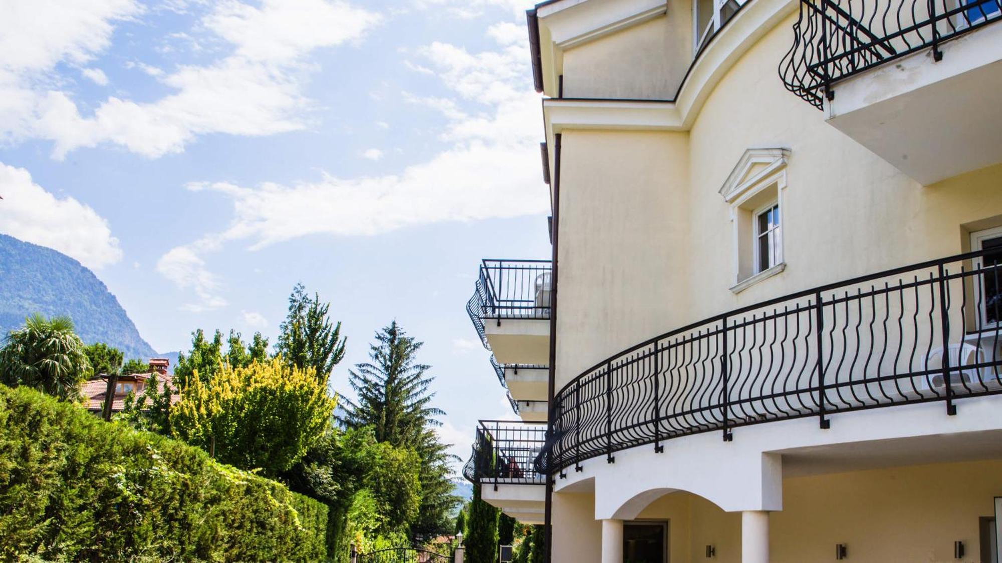 Hotel Villa Laurus Merano Rum bild