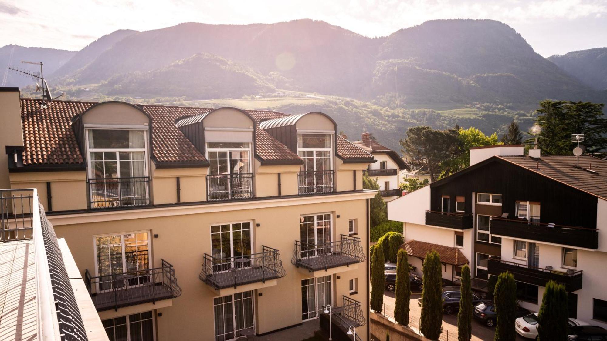 Hotel Villa Laurus Merano Exteriör bild